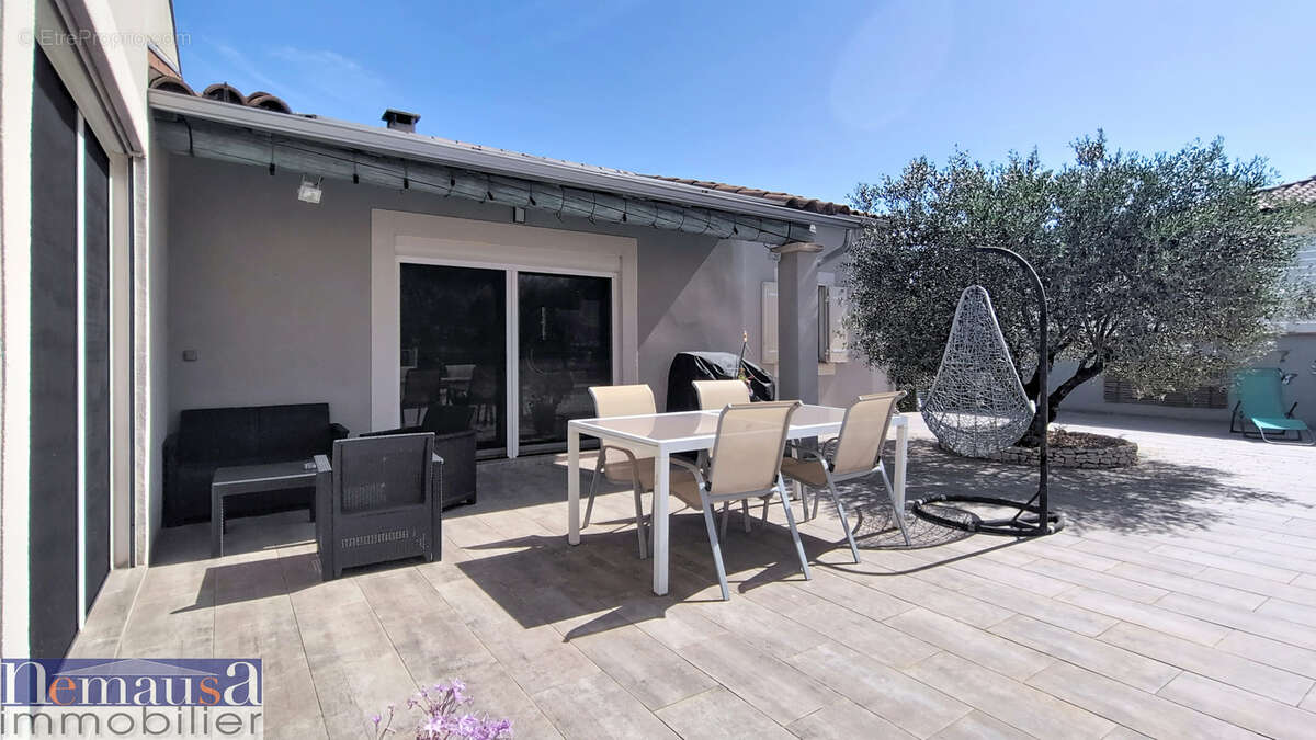 POULX, Villa contemporaine de plain-pied 156 m2, 4 chambres, Studio indépendant de 20m2, Piscine, DPE B - photo 9
