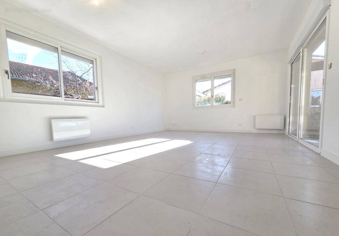 Maison à CASTELGINEST