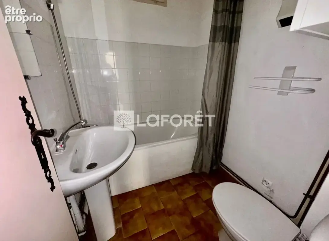 À vendre - appartement t2 - arles centre ancien - photo 3