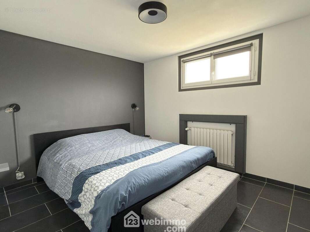 ... une chambre parentale... - Maison à MAZE