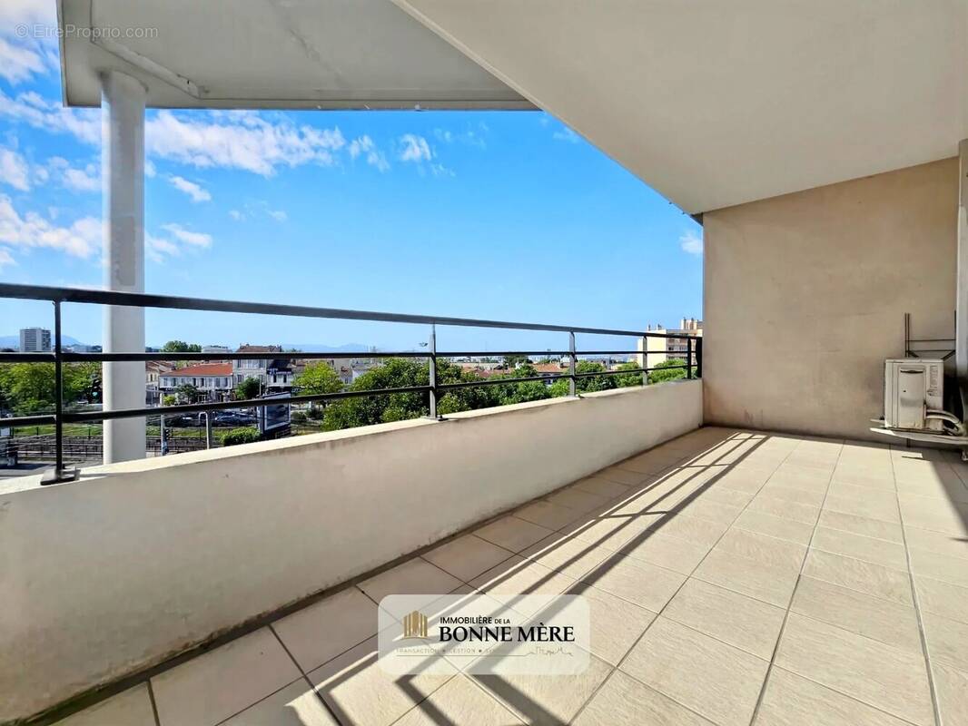 Appartement à MARSEILLE-14E