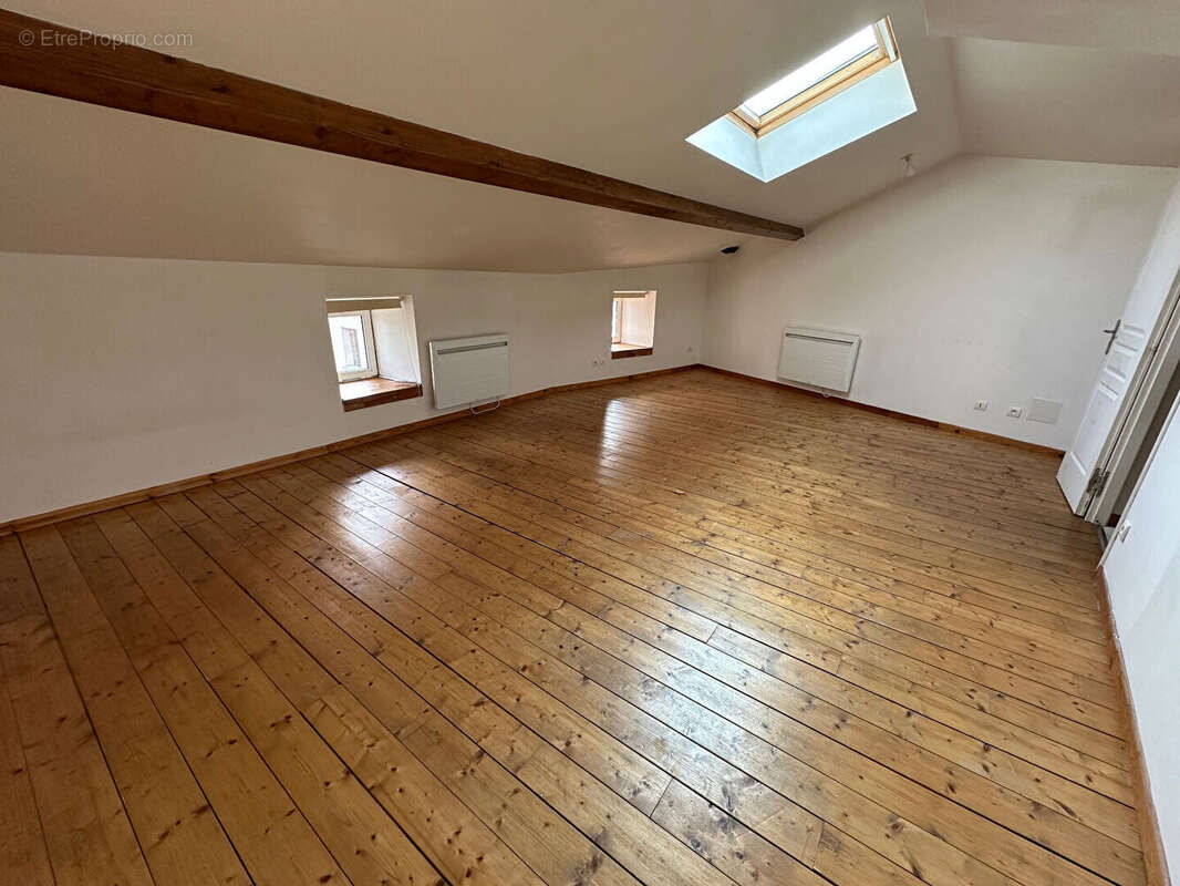 Maison à ESSERTINES-EN-DONZY