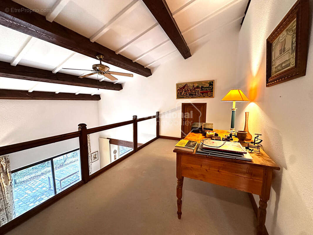 Maison à VILLEVIEILLE