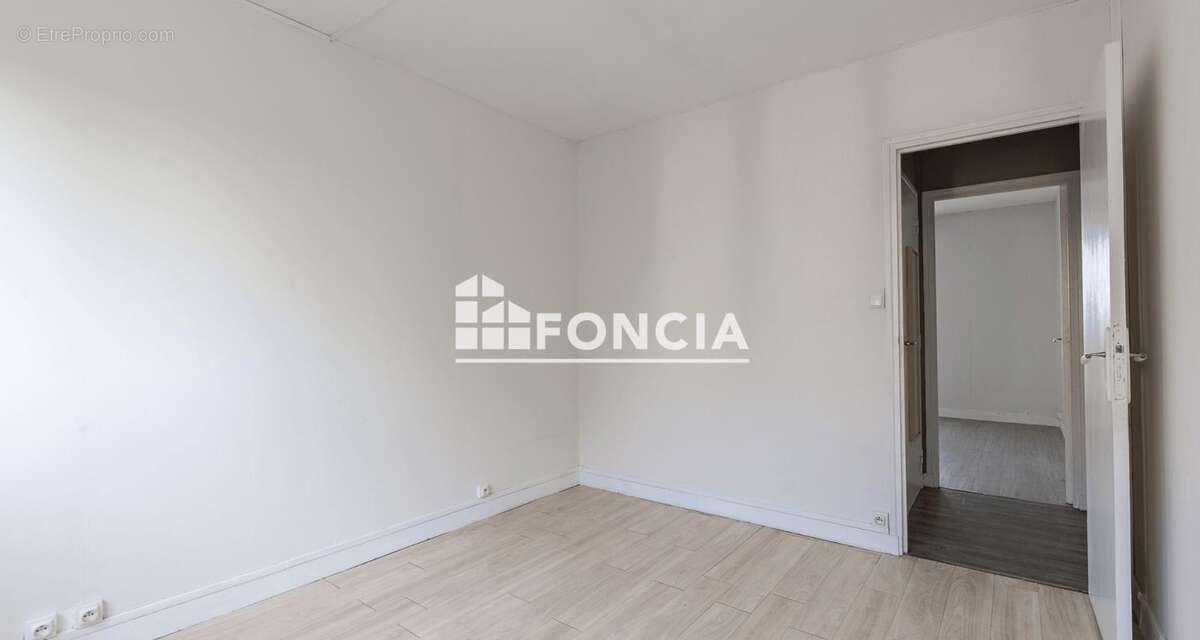 Appartement à PETIT-COURONNE