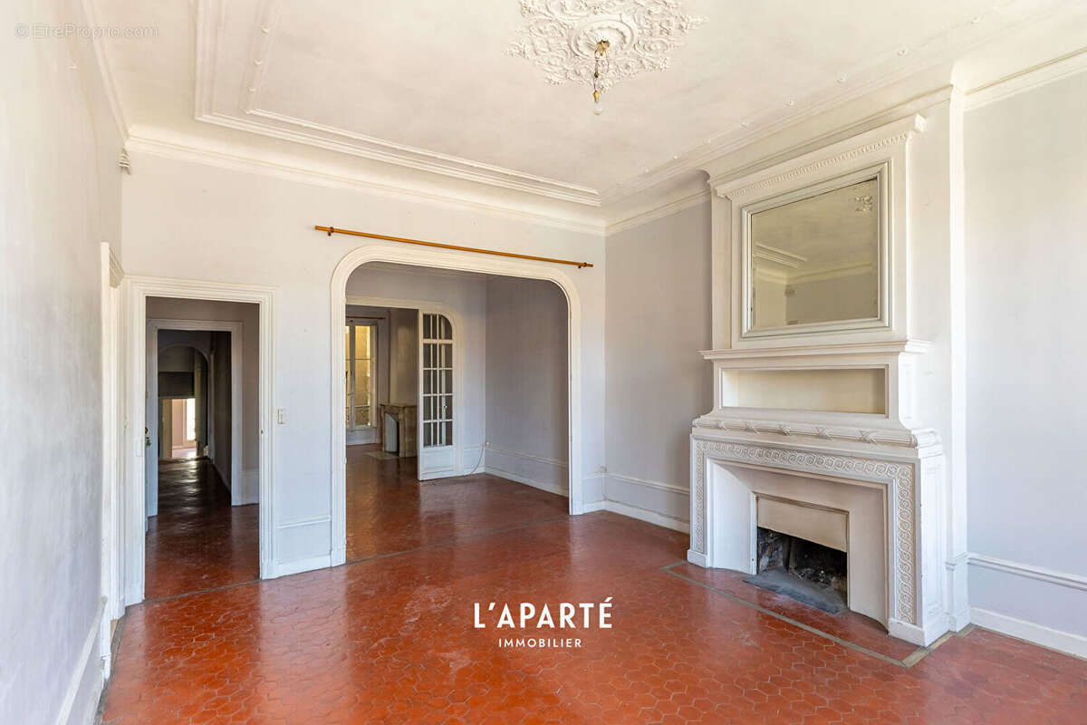 Appartement à MARSEILLE-6E