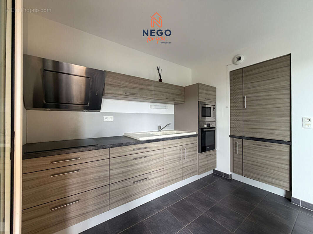 Appartement à LES PONTS-DE-CE