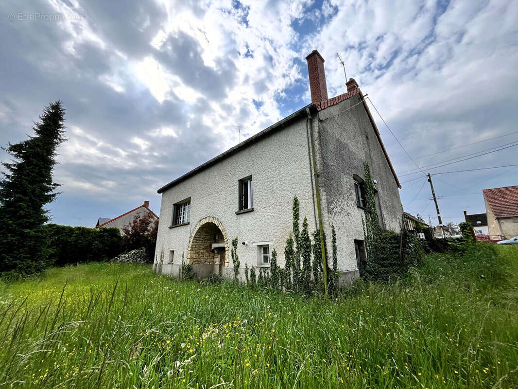 Maison à GROSSOUVRE