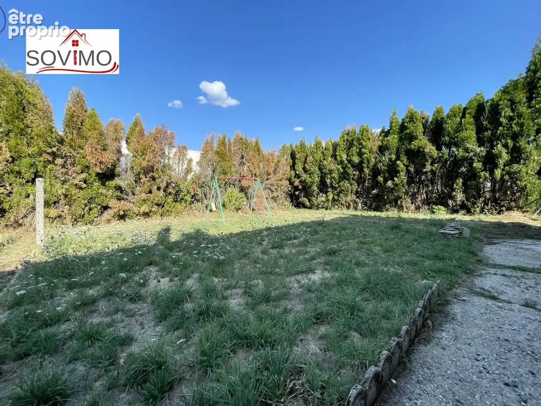 Maison de ville à rénover : jardin, garage et beau potentiel - photo 21