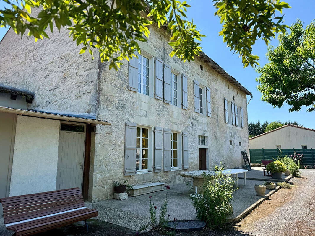 Maison à CHIZE