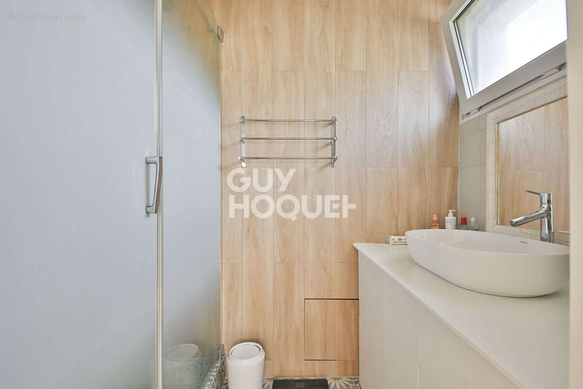 Appartement à PARIS-15E