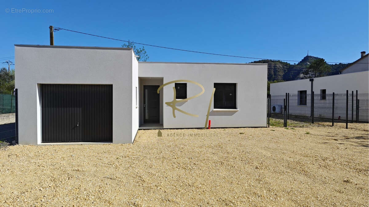 Maison à RUOMS