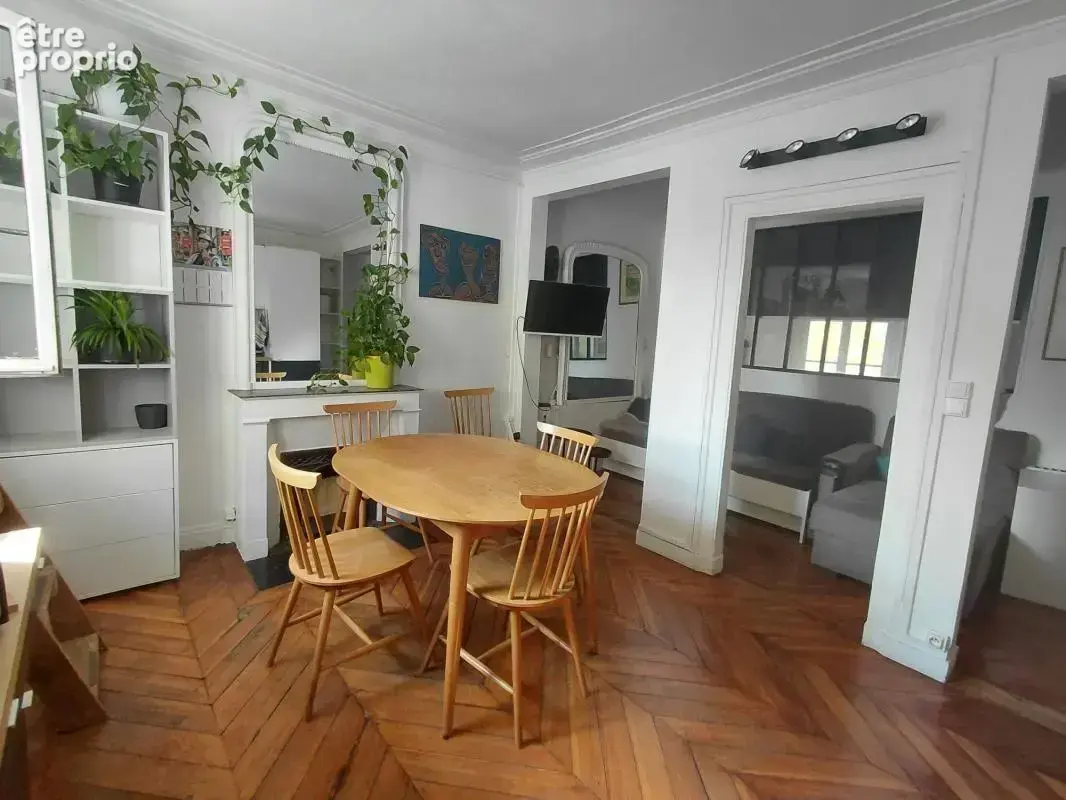 Appartement à PARIS-17E