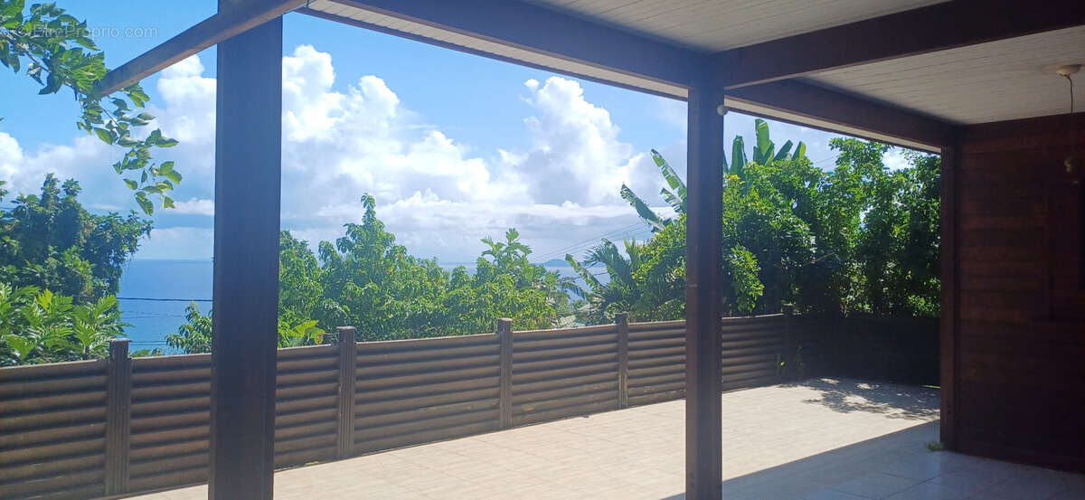 Maison à CAPESTERRE-BELLE-EAU