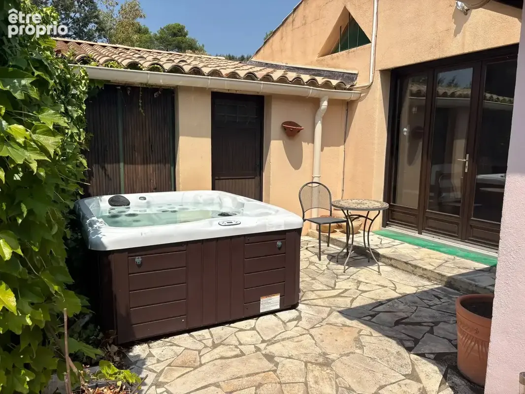Maison de plain-pied avec 4 chambres, piscine et garage - photo 15