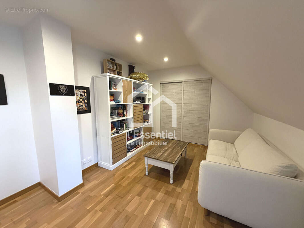 Maison à VERNEUIL-SUR-SEINE