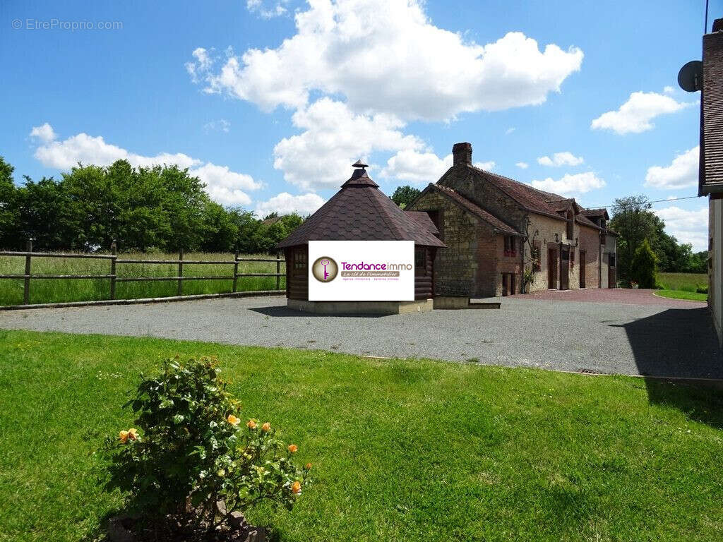 Maison à LE MELE-SUR-SARTHE