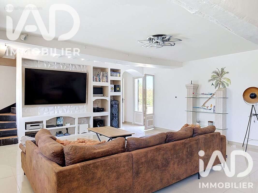 Maison 200 m² à Chateau-Renard  - photo 5