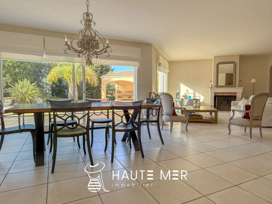 BATEAU - Propriété de plain-pied avec maison d’amis, piscine et parc arboré - photo 7