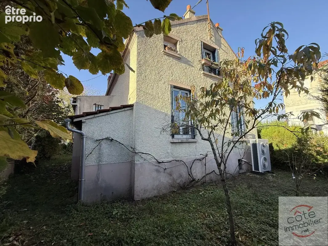 Maison à SAINT-MAUR-DES-FOSSES