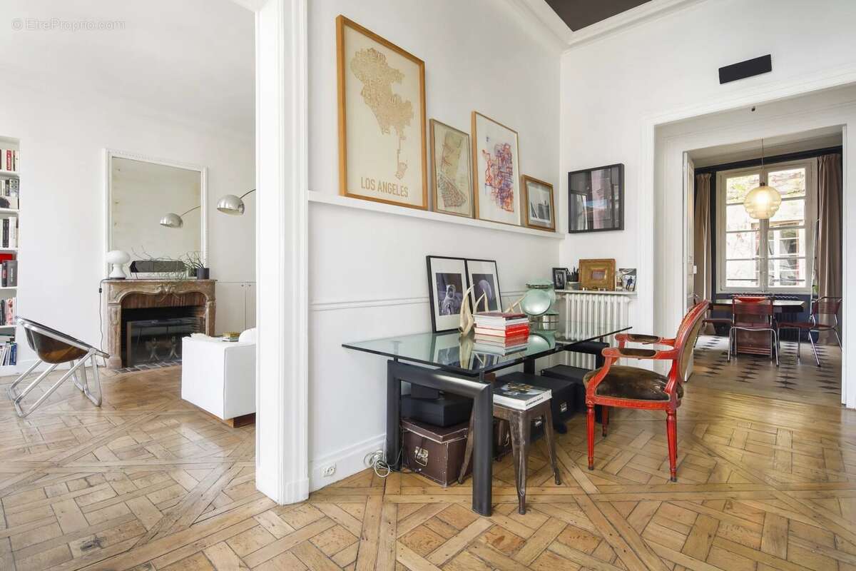 Appartement à PARIS-3E