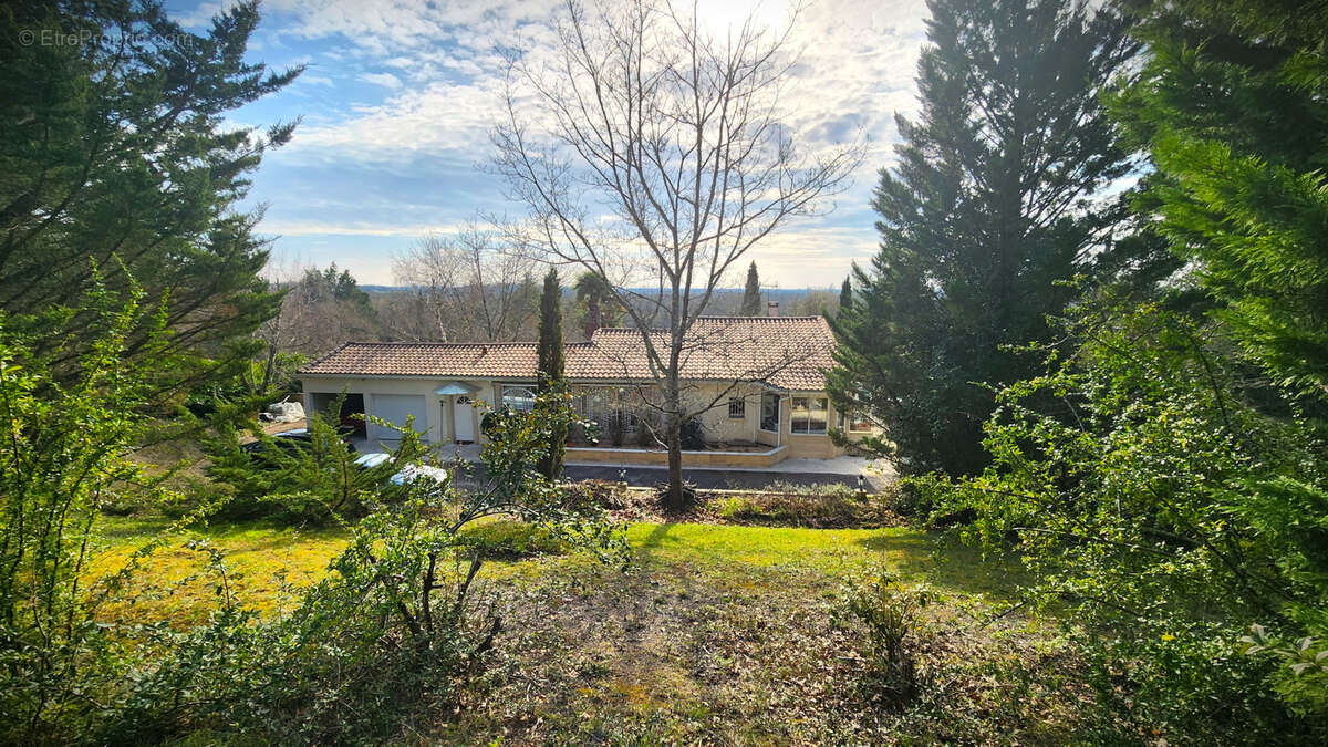 Maison à SAINT-ROMAIN-LA-VIRVEE