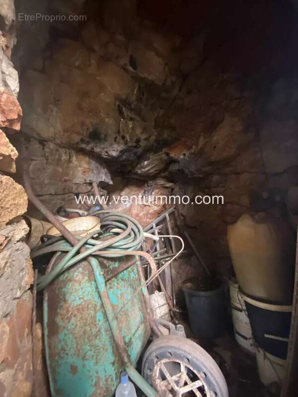 Terrain à SAINT-CEZAIRE-SUR-SIAGNE