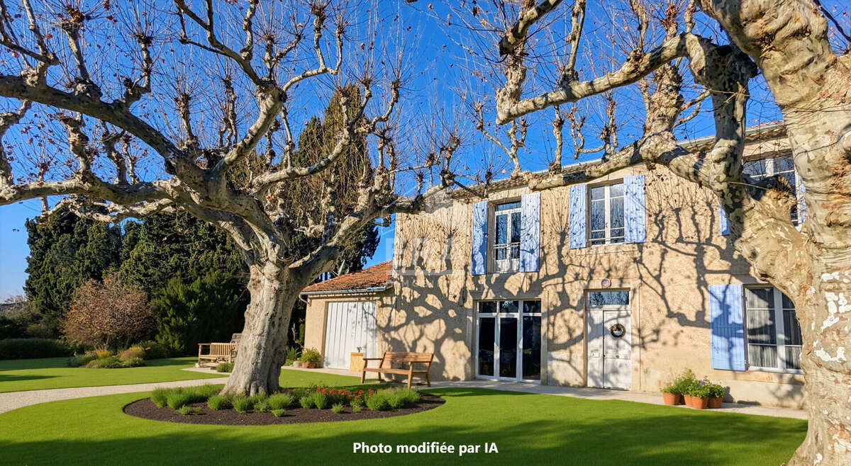 Maison à EYRAGUES