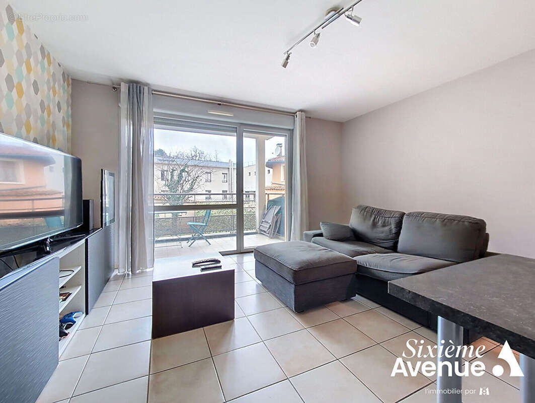 Appartement à SAINT-SYMPHORIEN-D'OZON