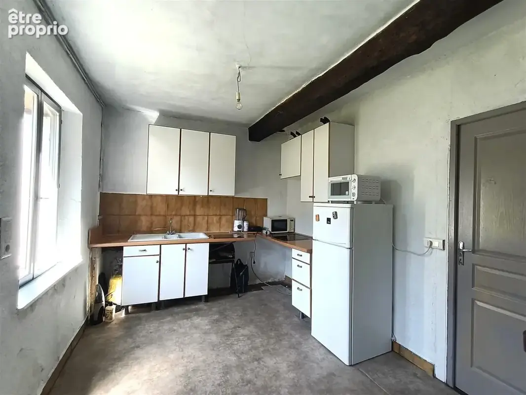 Dans un environnement calme, maison ancienne de plain-pied - photo 2