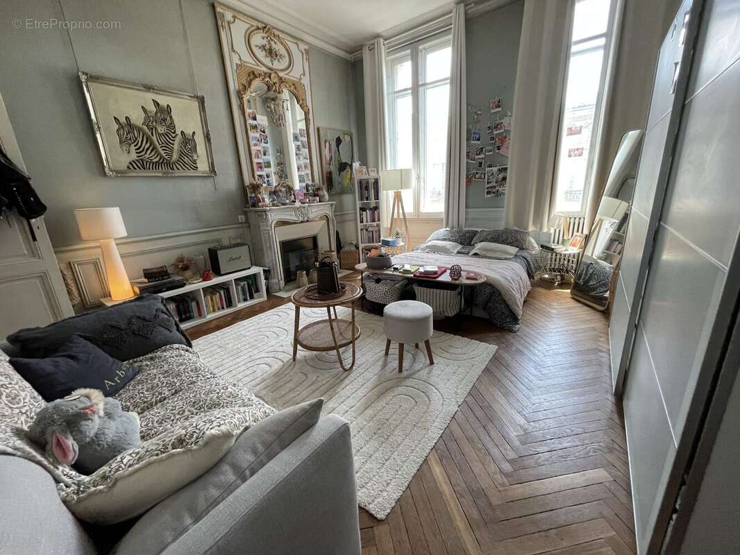 Appartement à BORDEAUX