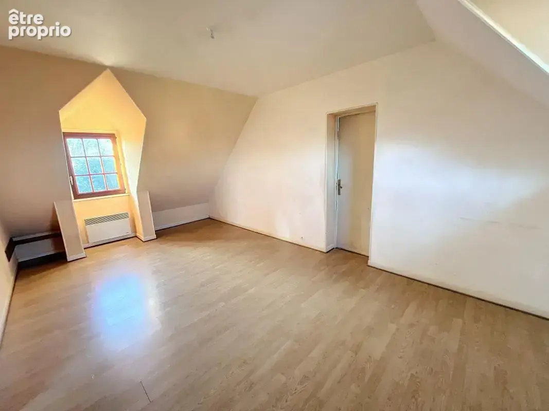 A SAISIR -  Maison de caractère avec grand volume ! - photo 13