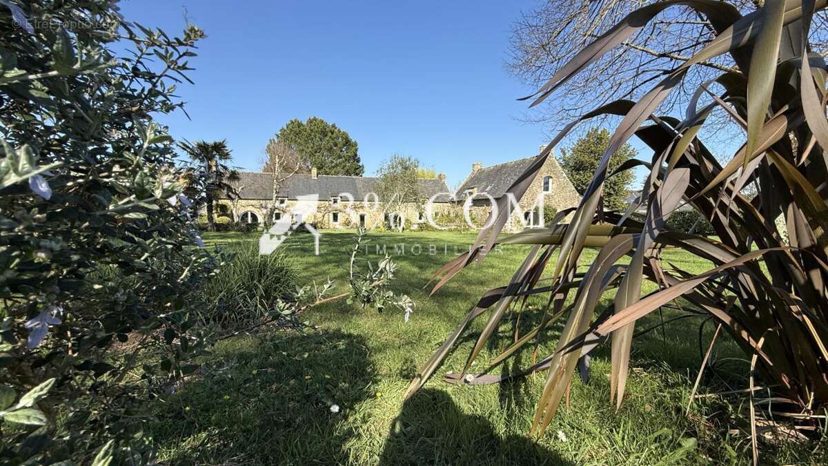 Maison à PLOUGOUMELEN