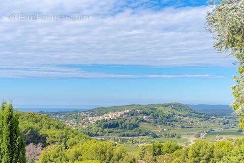 Maison à LE CASTELLET