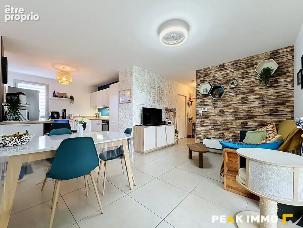 Appartement 3 pièces - 63 m2 - Sales - photo 2