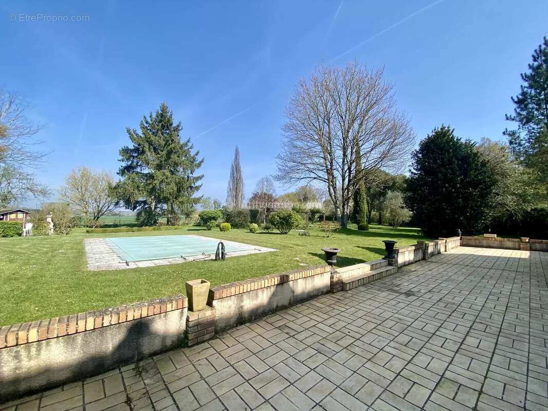 Maison à BEAUMONT-LA-RONCE