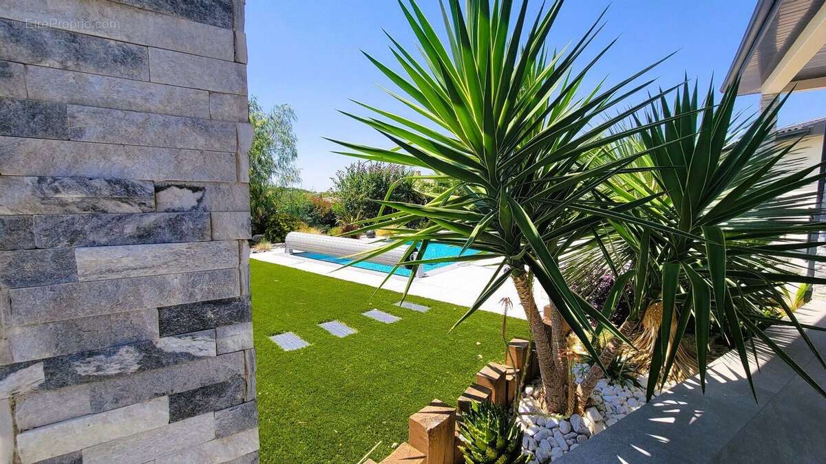 Maison 175 m² à Tourbes  - photo 9