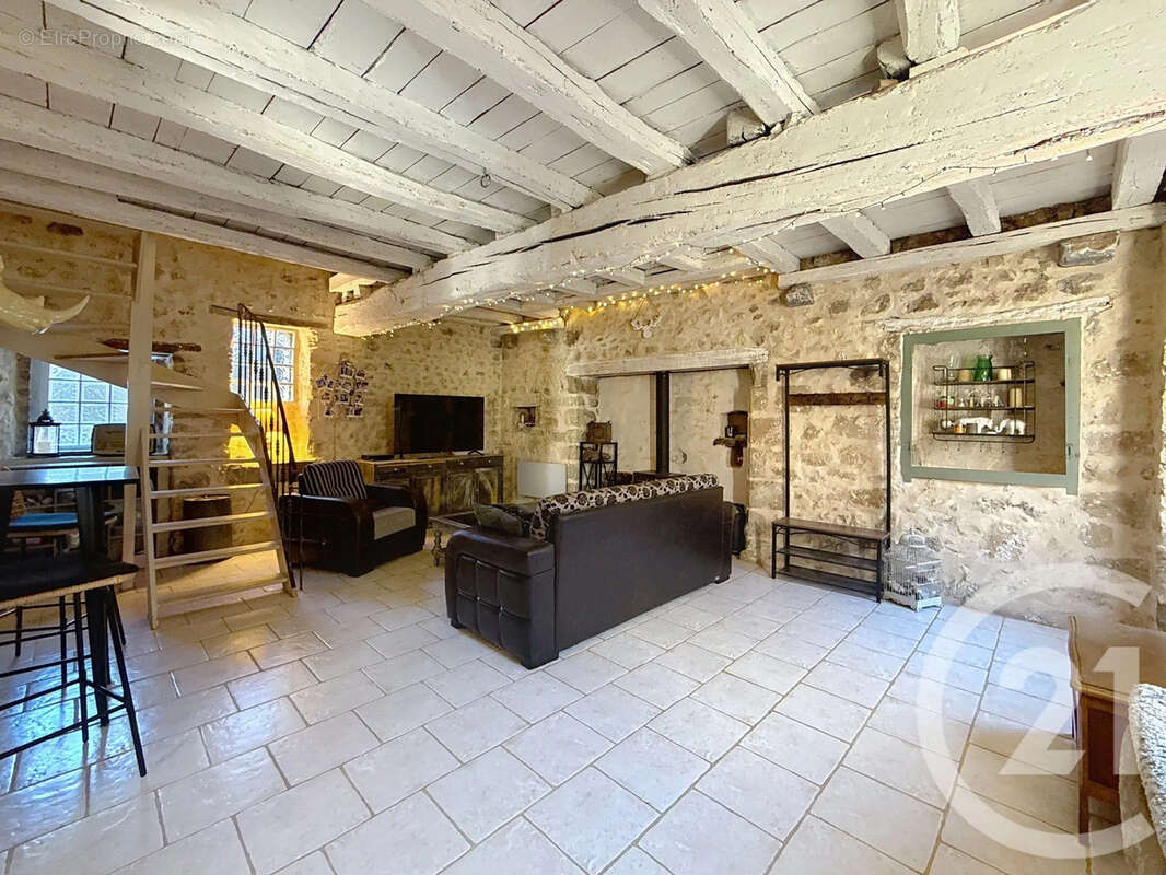 Maison à LOUAN-VILLEGRUIS-FONTAINE