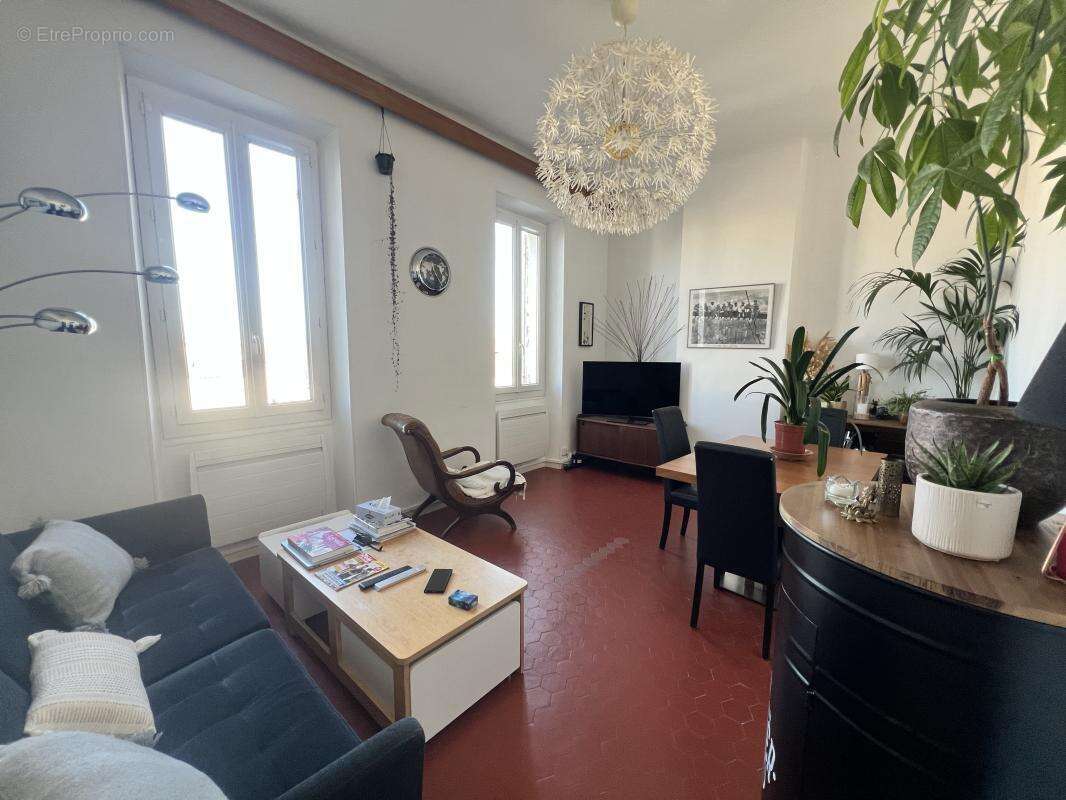 Appartement à MARSEILLE-7E
