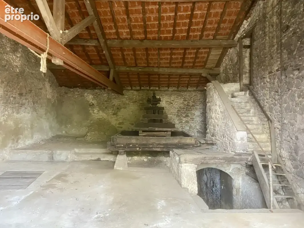 Ancienne maison vigneronne avec son cuvage cave et  dependances - photo 2