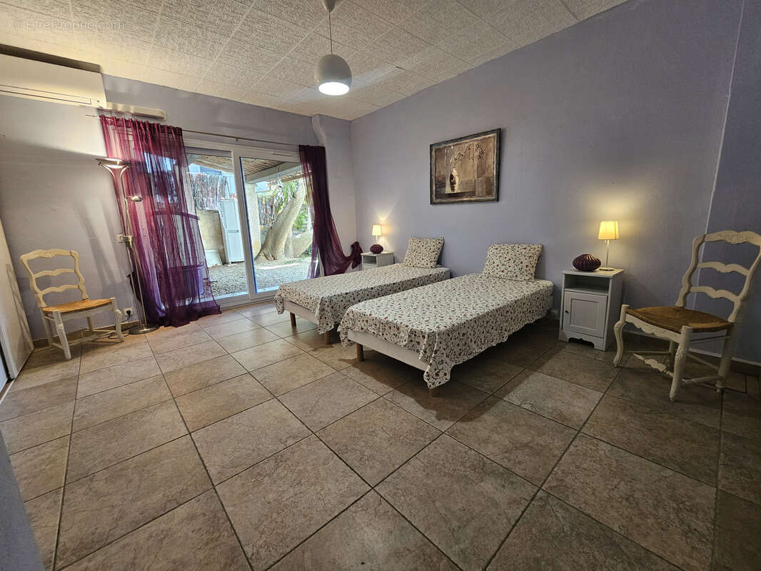 Grande villa de 6 pieces proche du centre-ville de sainte-maxime - photo 4
