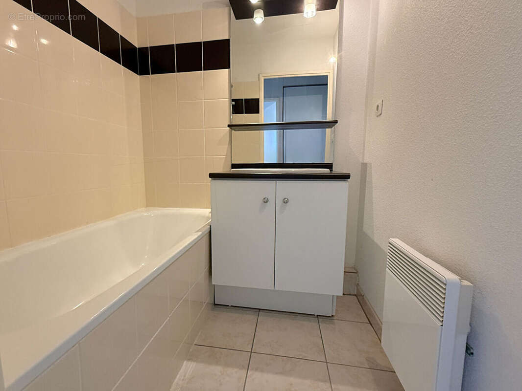Appartement Angoulême 2 pièce(s) 34 m2 libre - photo 10