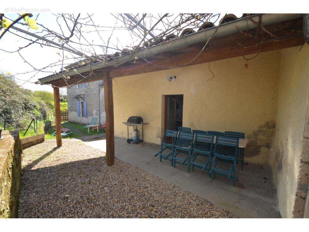 Maison à LA ROQUILLE