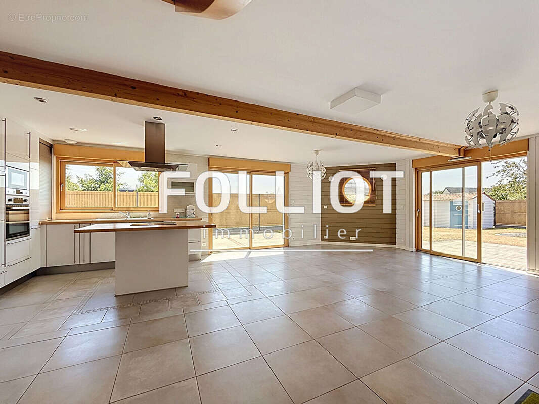 Maison récente 6 pièces à vendre à Donville-les-Bains - Réf 146988 - photo 2