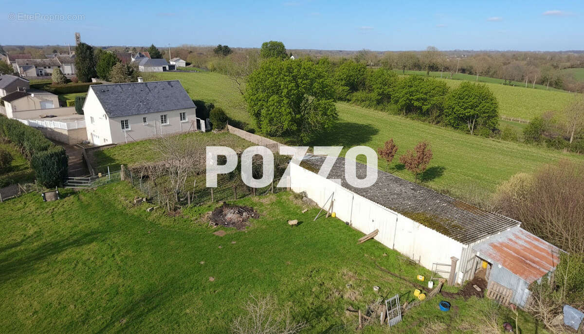 Maison à SAINT-JEAN-DES-CHAMPS