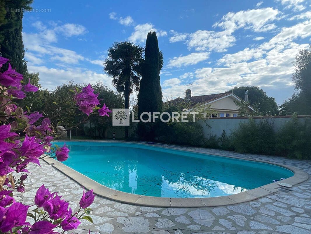 Maison à L&#039;EGUILLE