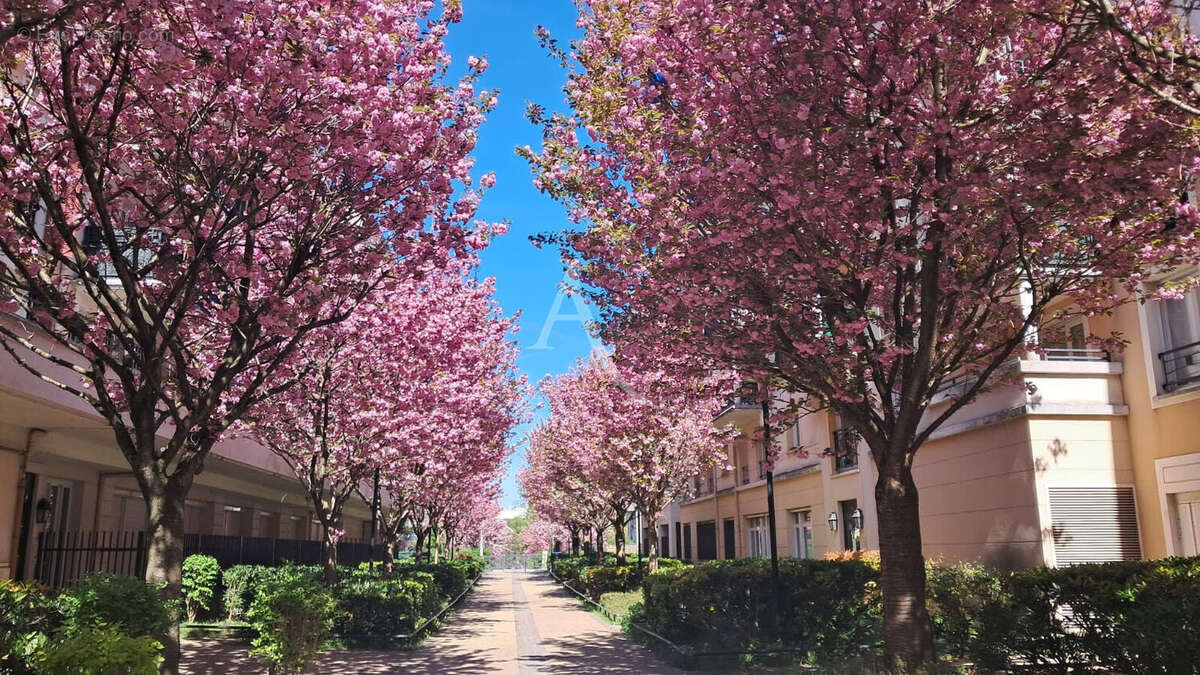 Appartement à VILLENEUVE-LA-GARENNE