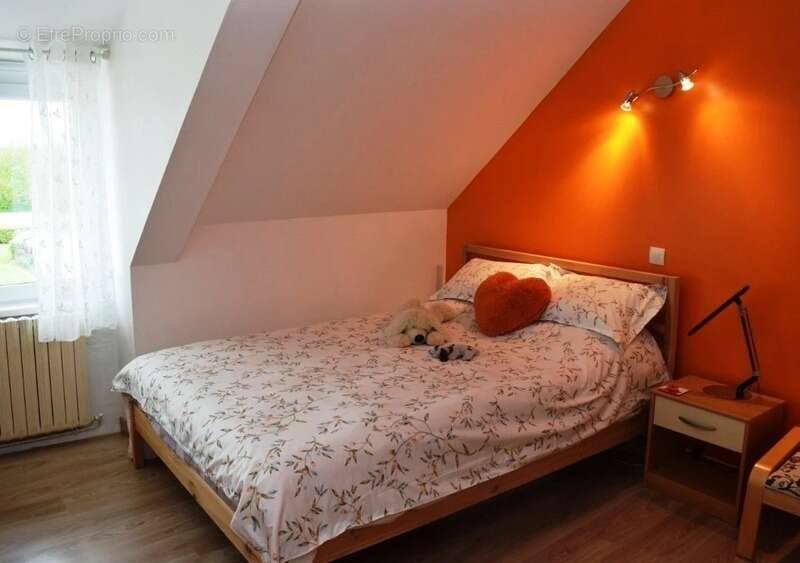 Maison à CLEDEN-POHER