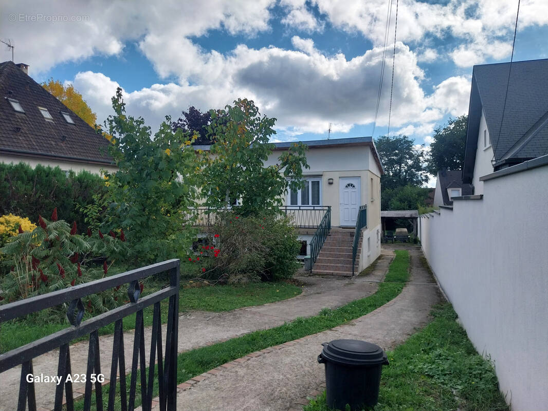 Terrain à SAINT-VRAIN