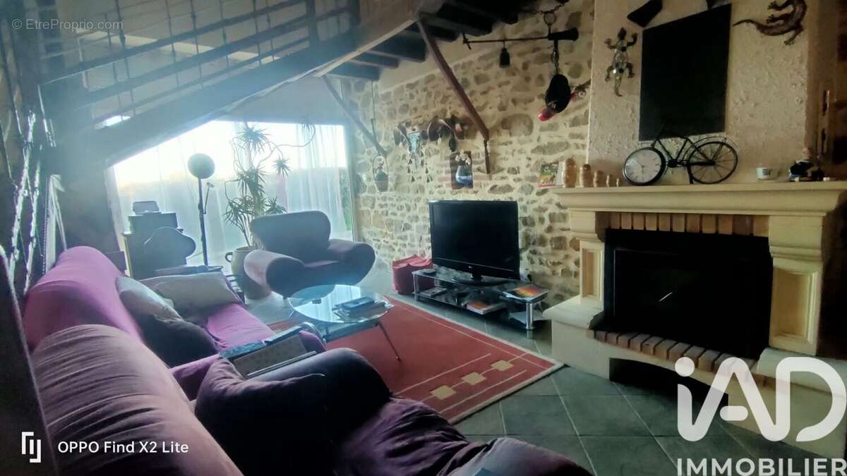 Maison 140 m² à Viersat  - photo 6