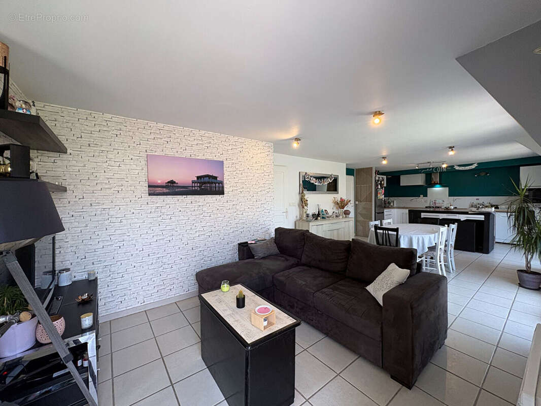 Appartement Louer 3 pièce(s) 72 m2 - photo 8